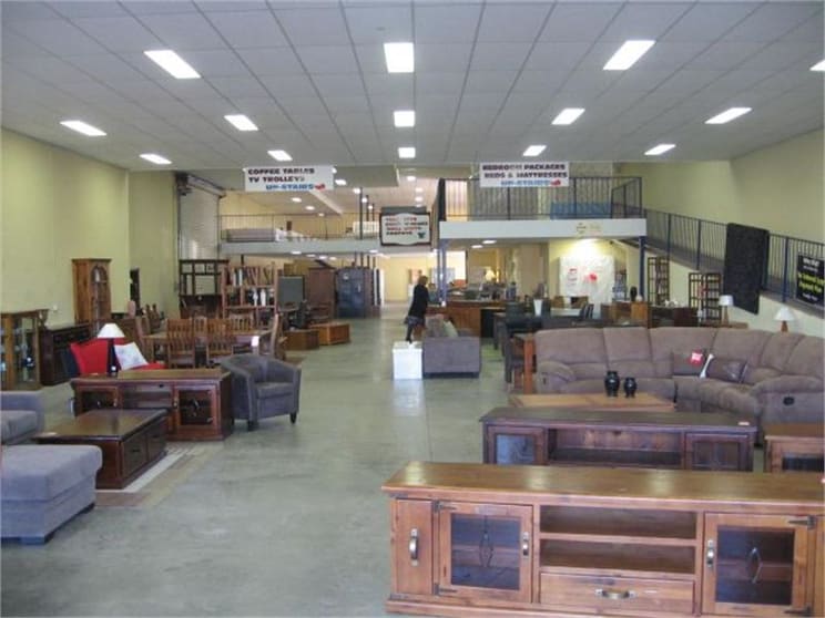 Click to view all images 2/215-217 High Street Cranbourne VIC 3977 - Image 2