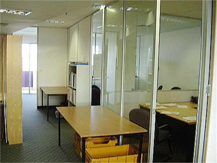 Click to view all images Port Melbourne VIC 3207 - Image 2