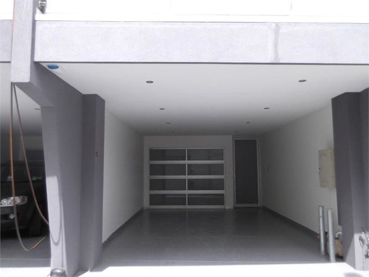 Click to view all images 9a Thomas Place Prahran VIC 3181 - Image 2