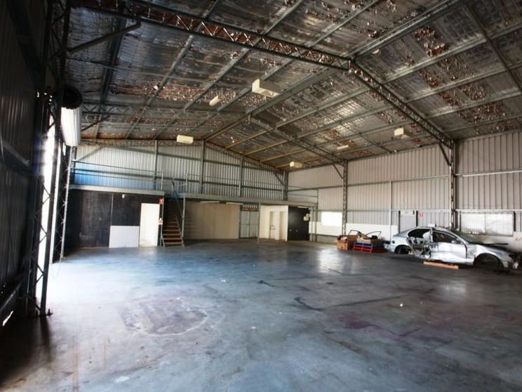 Click to view all images Molendinar QLD 4214 - Image 1