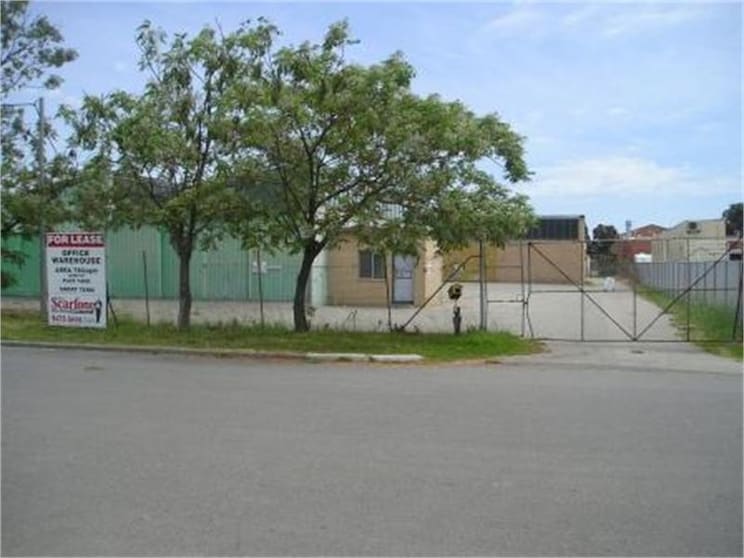 Click to view all images 18 Clapham Street Beckenham WA 6107 - Image 1