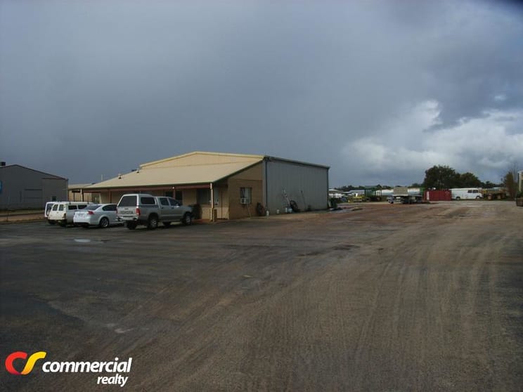 Click to view all images 5 Monkhouse Street Davenport WA 6230 - Image 2