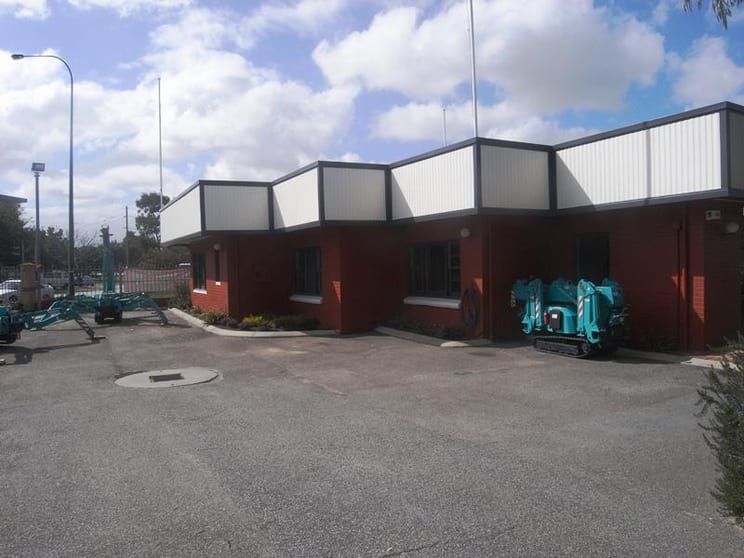 Click to view all images 11 Welshpool Road St James WA 6102 - Image 1