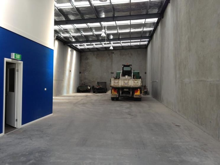 Click to view all images 2/8 Albemarle Williamstown VIC 3016 - Image 2
