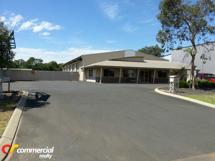 Click to view all images 58 McCombe Road Davenport WA 6230 - Image 3