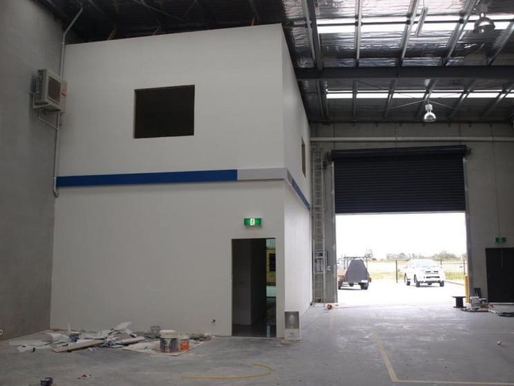 Click to view all images 2/90 Colemans Road Carrum Downs VIC 3201 - Image 2