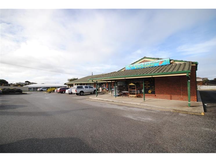 Click to view all images Shop 4, 236-244 Port Elliot Road Hayborough SA 5211 - Image 2