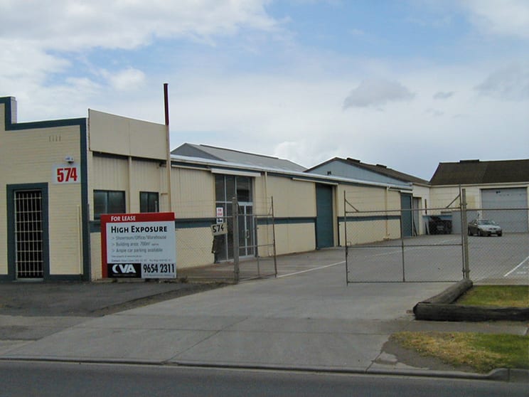 Click to view all images 574 Grieve Parade Brooklyn VIC 3012 - Image 1