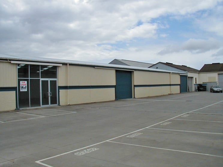 Click to view all images 574 Grieve Parade Brooklyn VIC 3012 - Image 3