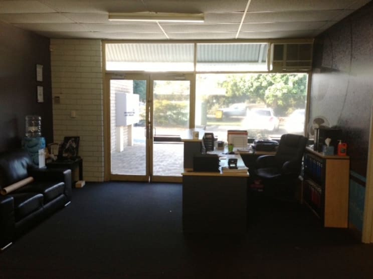 Click to view all images Unit 3/207 Bank Street East Victoria Park WA 6101 - Image 3