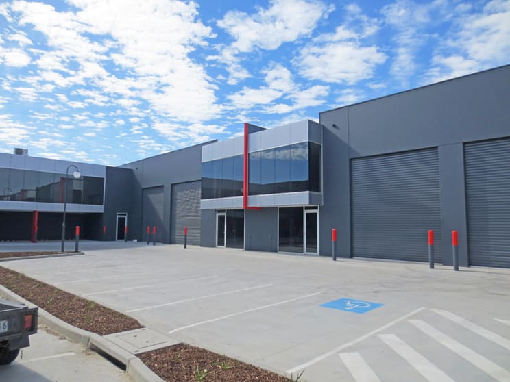 Click to view all images 88 Merrindale Drive Croydon VIC 3136 - Image 2