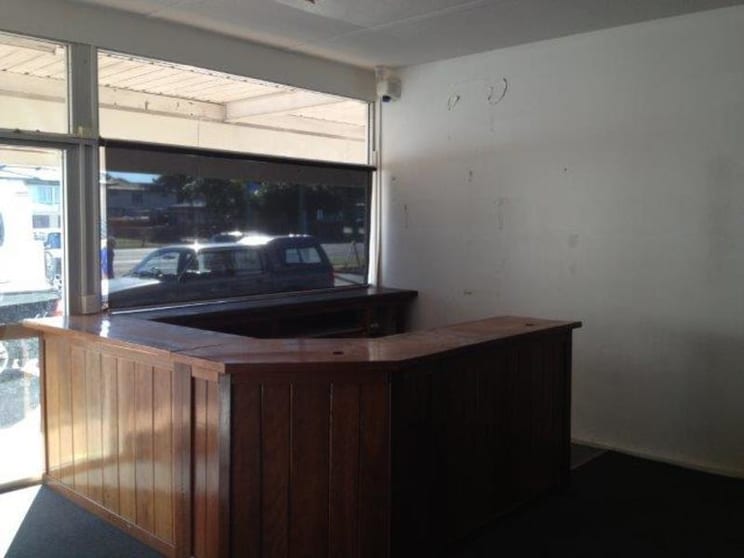 Click to view all images 7/398-400 Dean Street Frenchville QLD 4701 - Image 3