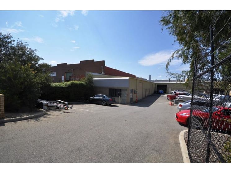 Click to view all images 1/9 Glossop Street Wangara WA 6065 - Image 2