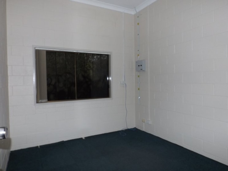Click to view all images 15 Geonic Street Woodridge QLD 4114 - Image 3