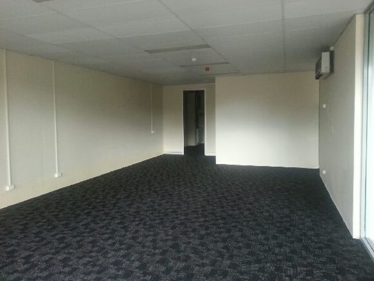 Click to view all images 2/125 Donnison Gosford NSW 2250 - Image 2