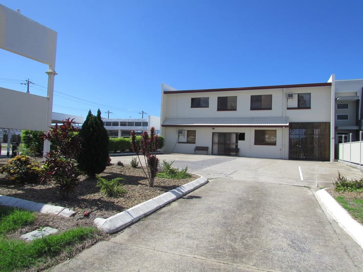 Click to view all images 42 Toolooa Street Gladstone City QLD 4680 - Image 1