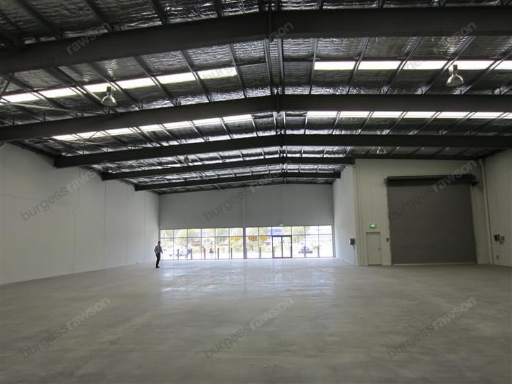 Click to view all images 1/13 Discovery Drive Bibra Lake WA 6163 - Image 2