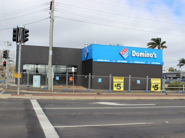 Click to view all images 1/122 Herries Street Toowoomba City QLD 4350 - Image 2
