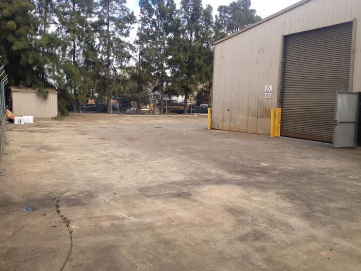 Click to view all images 9 York Road Ingleburn NSW 2565 - Image 3