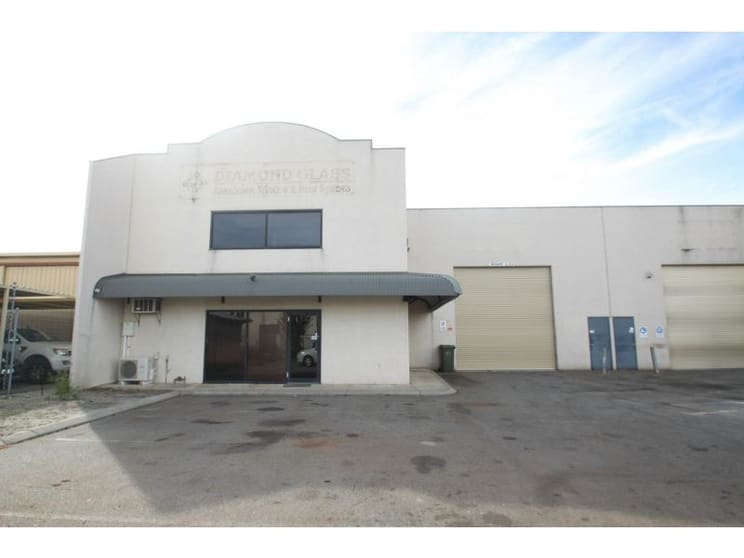 Click to view all images 57a Mulgul Road Malaga WA 6090 - Image 1