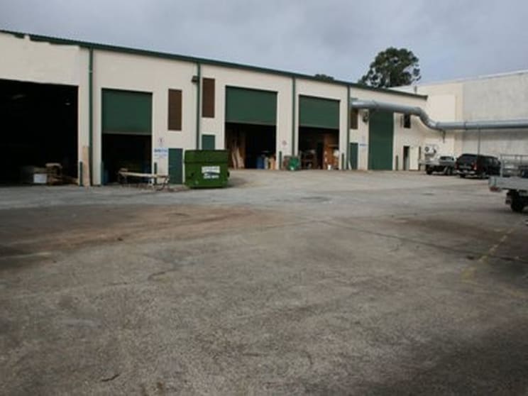 Click to view all images B/153 North Road Woodridge QLD 4114 - Image 1