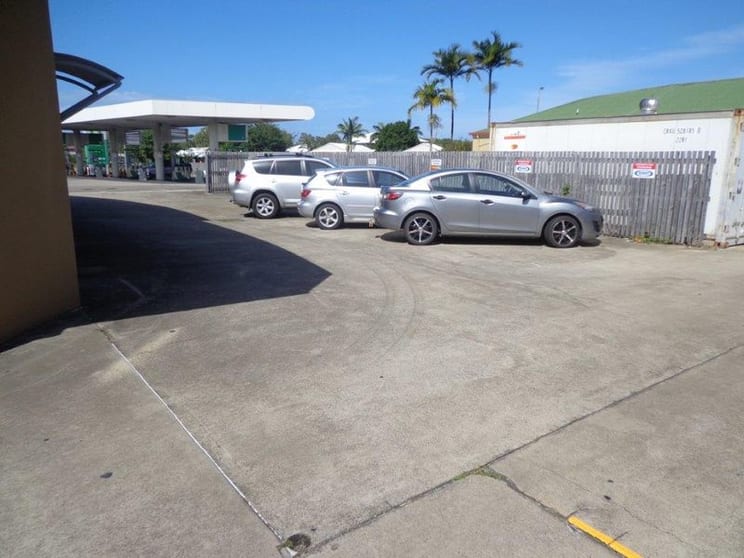 Click to view all images 16 Central Avenue Andergrove QLD 4740 - Image 3