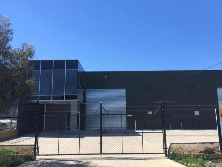 Click to view all images 32-34 Knight Ave Sunshine VIC 3020 - Image 2