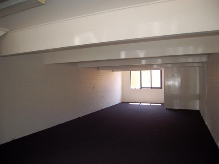 Click to view all images 1/83-87 Wellington Street St Kilda VIC 3182 - Image 3