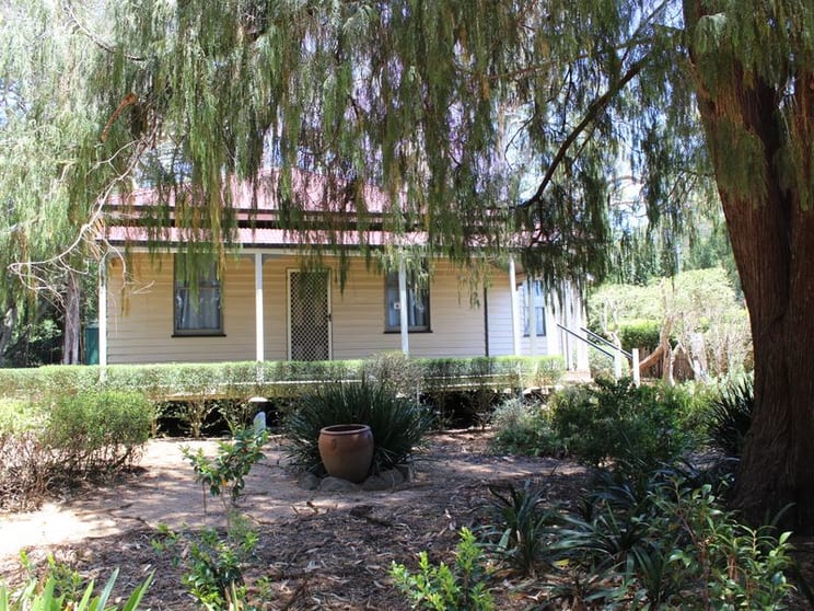 Click to view all images Cottage/344 Ramsay Street Middle Ridge QLD 4350 - Image 1