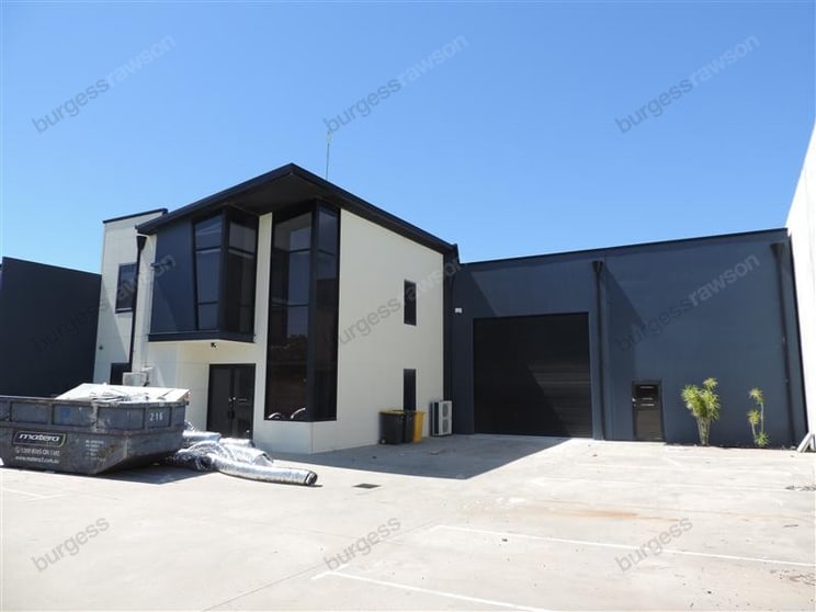 Click to view all images 136 Beringarra Avenue Malaga WA 6090 - Image 1