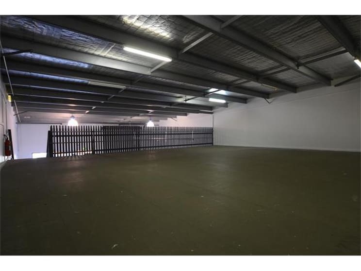 Click to view all images (Unit 5)/386-390 Pacific Highway Belmont NSW 2280 - Image 3