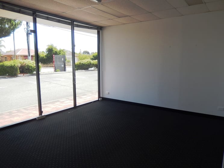 Click to view all images Unit 2 /147-151 Belmont Avenue Belmont WA 6104 - Image 2