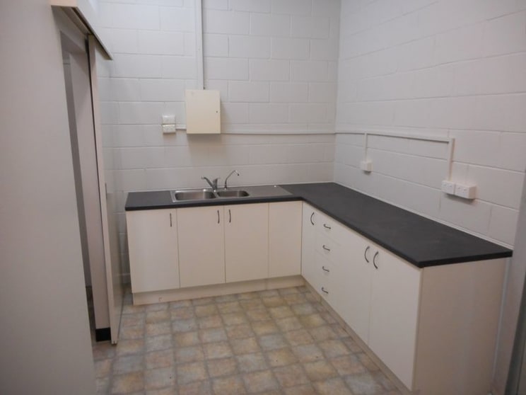 Click to view all images 10 & 23/133 Kewdale Road Kewdale WA 6105 - Image 3