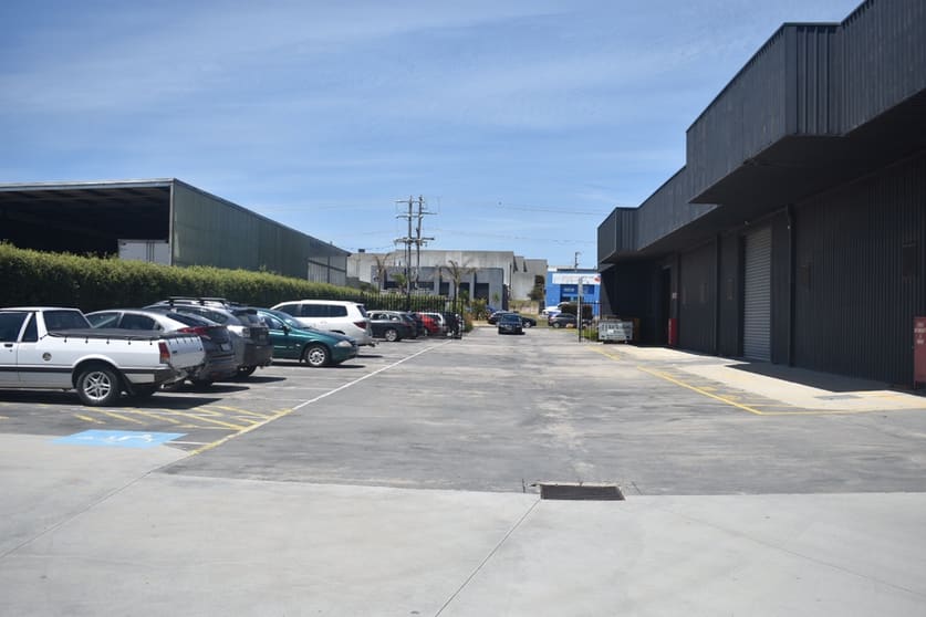 Click to view all images 31 Progress Street Mornington VIC 3931 - Image 2