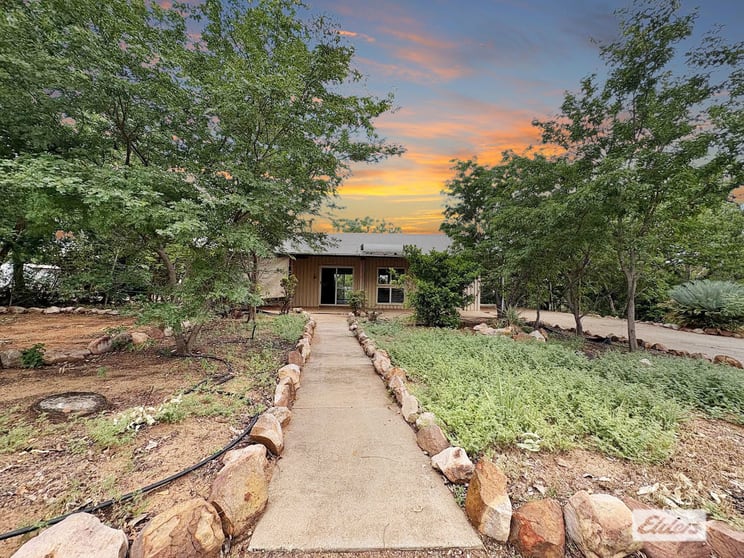 Click to view all images 390 Hendry Road Katherine NT 0850 - Image 2