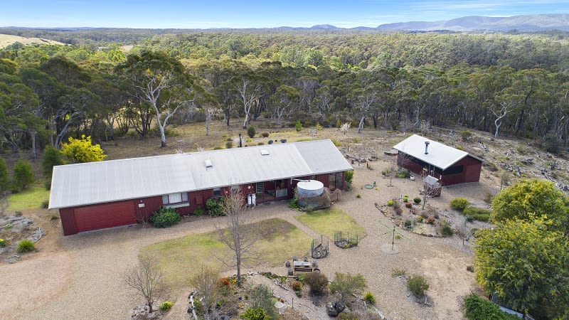 Click to view all images 194 Half Moon Mongarlowe NSW 2622 - Image 2