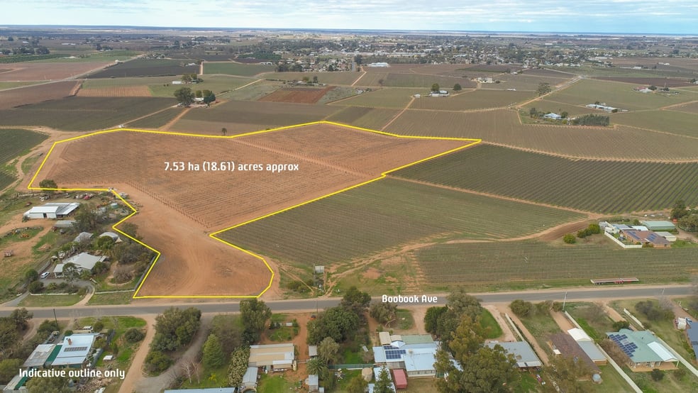 Click to view all images 135 Boobook Avenue Red Cliffs VIC 3496 - Image 2