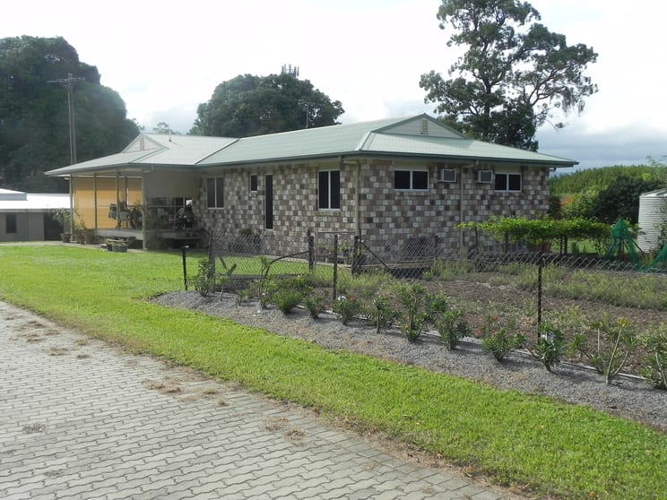 Click to view all images 412 Kamerunga Road Stratford QLD 4870 - Image 3