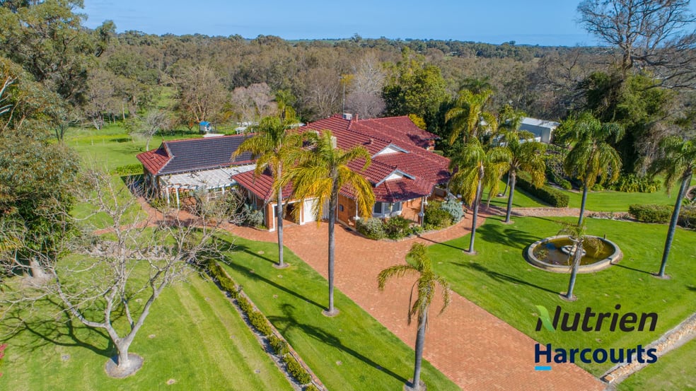 Click to view all images 341 Glenrowan Road Neergabby WA 6503 - Image 1