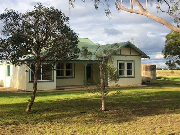 Click to view all images "Kensington Park" Claremont Rd Deniliquin NSW 2710 - Image 2