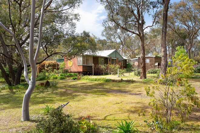 Click to view all images 29 Ottreys Scrub Road Walmer VIC 3463 - Image 1