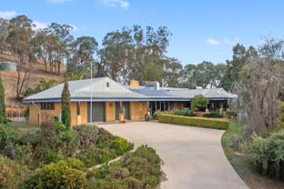 50 ILLAWONG ROAD Markwood VIC 3678 - Image 1
