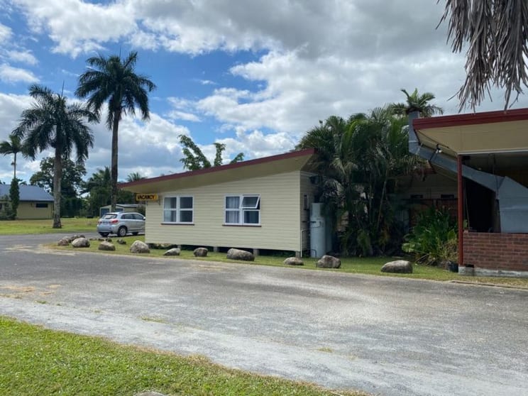 Click to view all images 66 Bruce Highway Mirriwinni QLD 4871 - Image 3