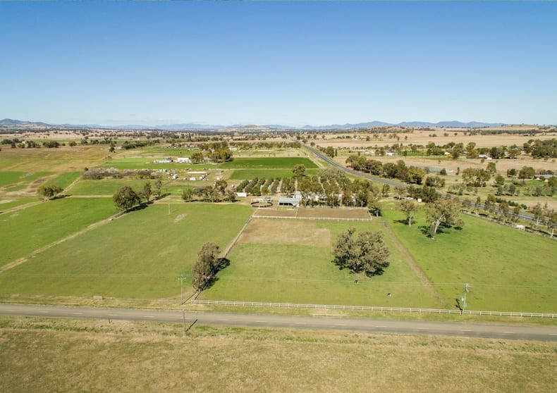 Click to view all images 14670 New England Hwy Tamworth NSW 2340 - Image 2