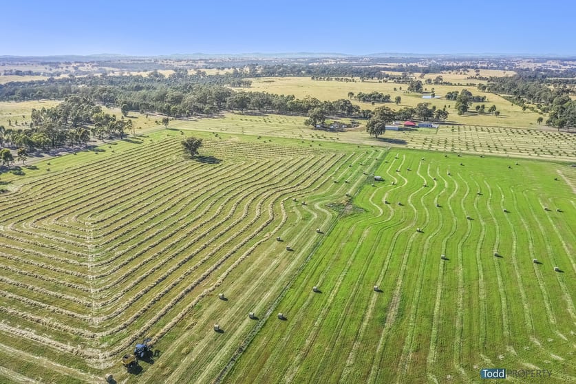 Click to view all images 291 Killeens Lane Heathcote VIC 3523 - Image 2