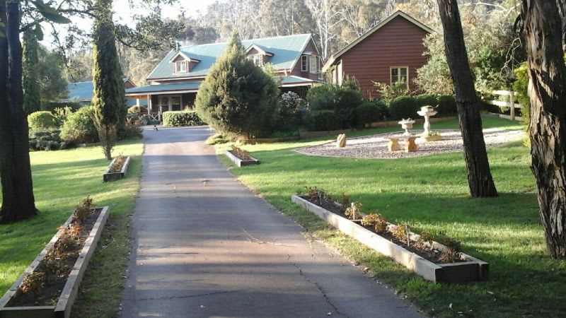 Click to view all images 3519 Whittlesea-Yea Rd Flowerdale VIC 3717 - Image 1