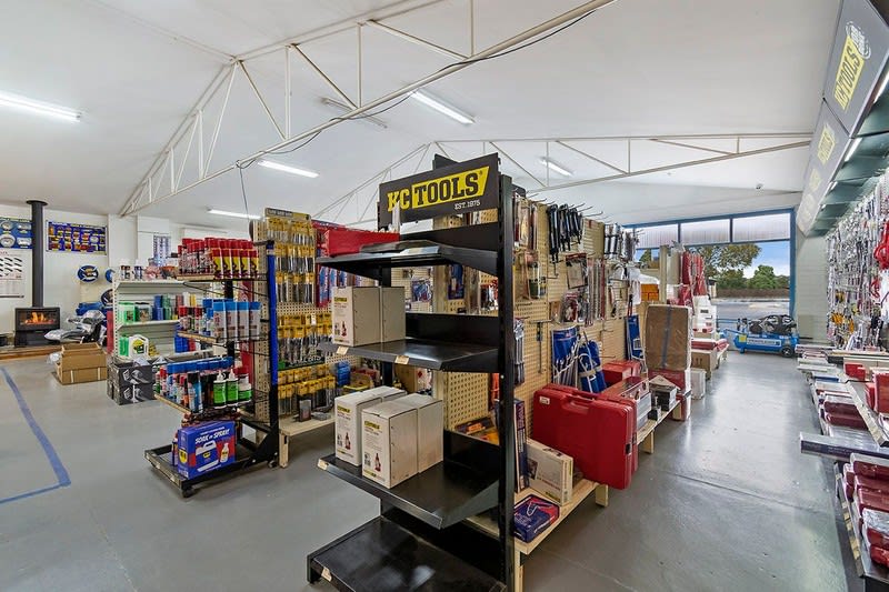 Click to view all images 105 French Street Hamilton VIC 3300 - Image 3