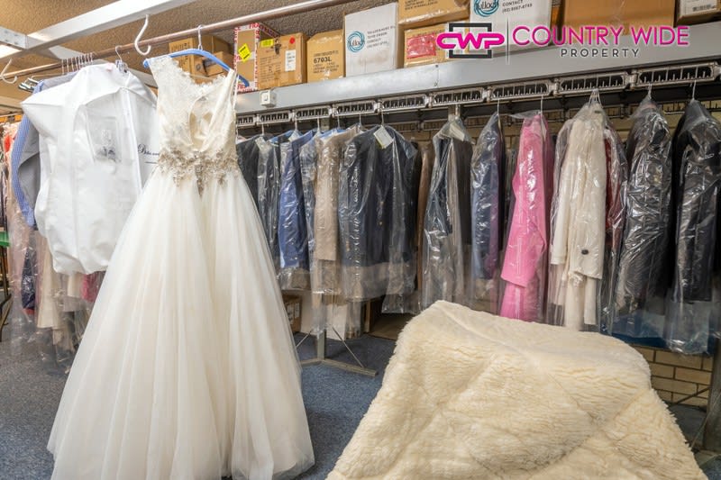 Click to view all images 6 Moore Street Armidale NSW 2350 - Image 3