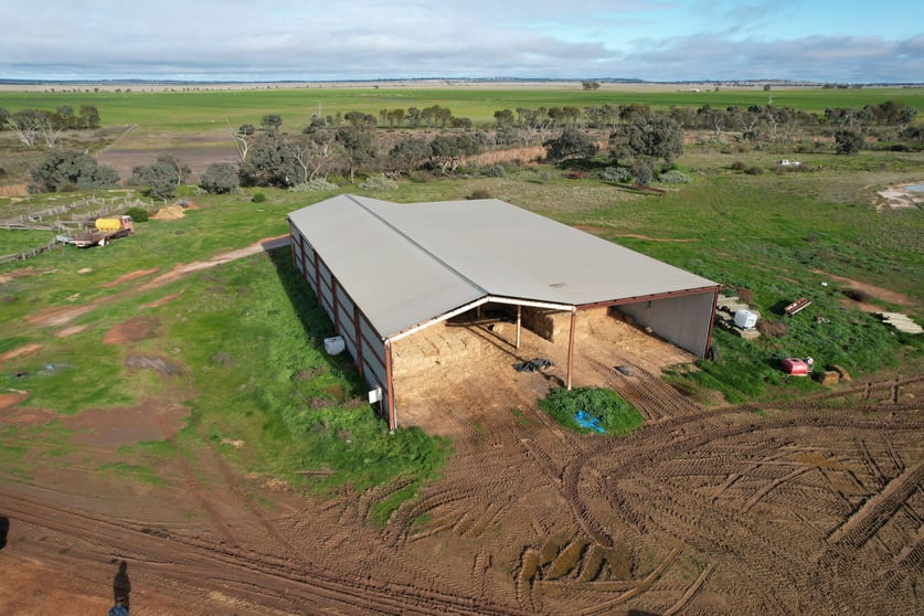 Click to view all images 1353 Gunbower-Pyramid Road Patho VIC 3564 - Image 3