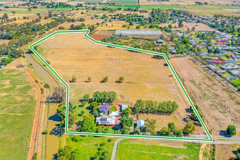 Click to view all images 25-32 Little Campbell Street Tongala VIC 3621 - Image 2
